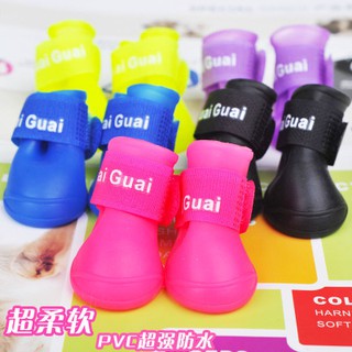 Giày nhựa cho chó mèo