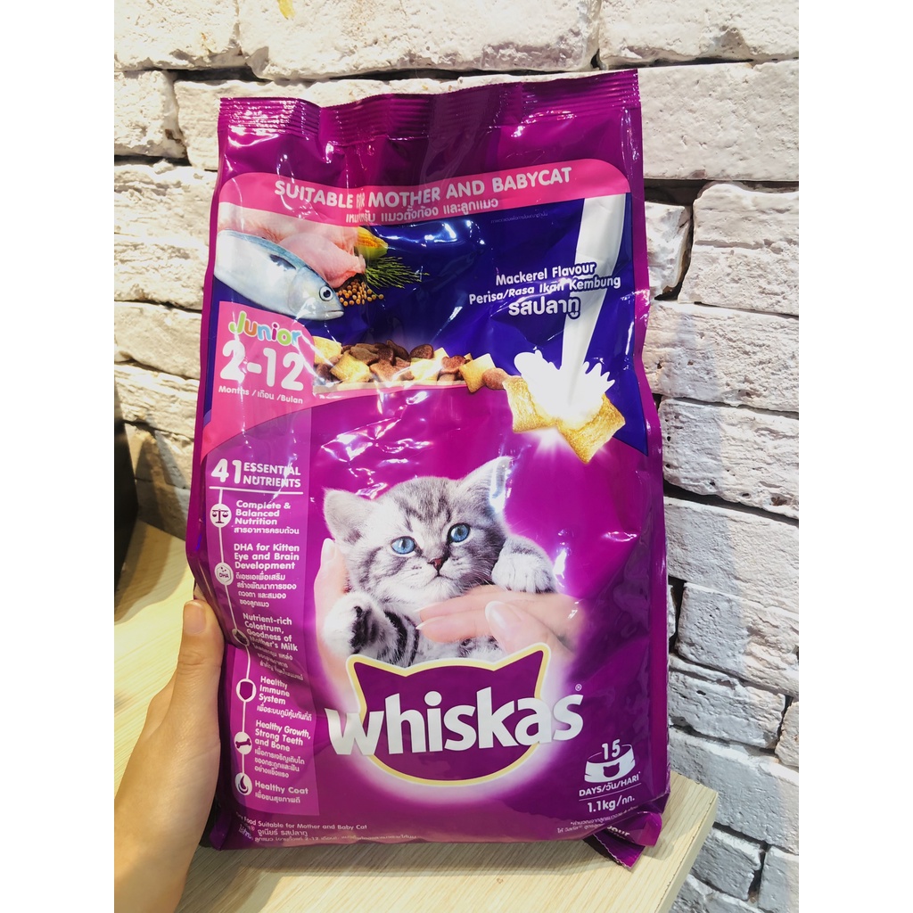 Thức ăn hạt khô cho mèo con hạt Whiskas - 2 vị cá biển, cá thu 1.1kg