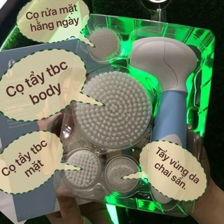 Máy rửa mặt Flawless công nghệ Nhật Bản