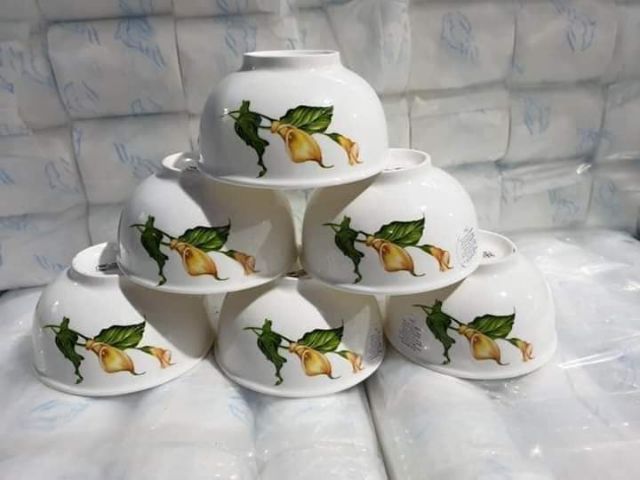 Chén sứ Hình Hoa Loa Kèn Sinh Động