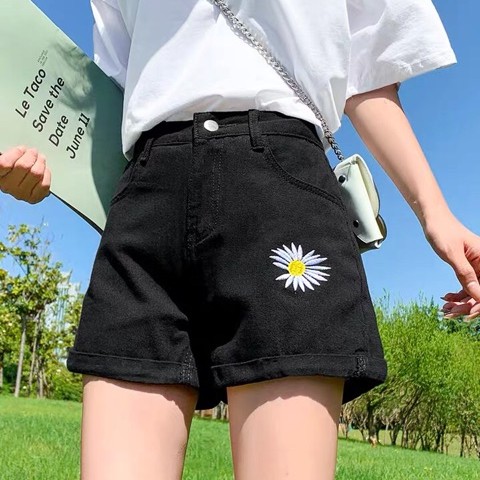 Quần Short Cạp Cao_Thêu Hoa Cúca