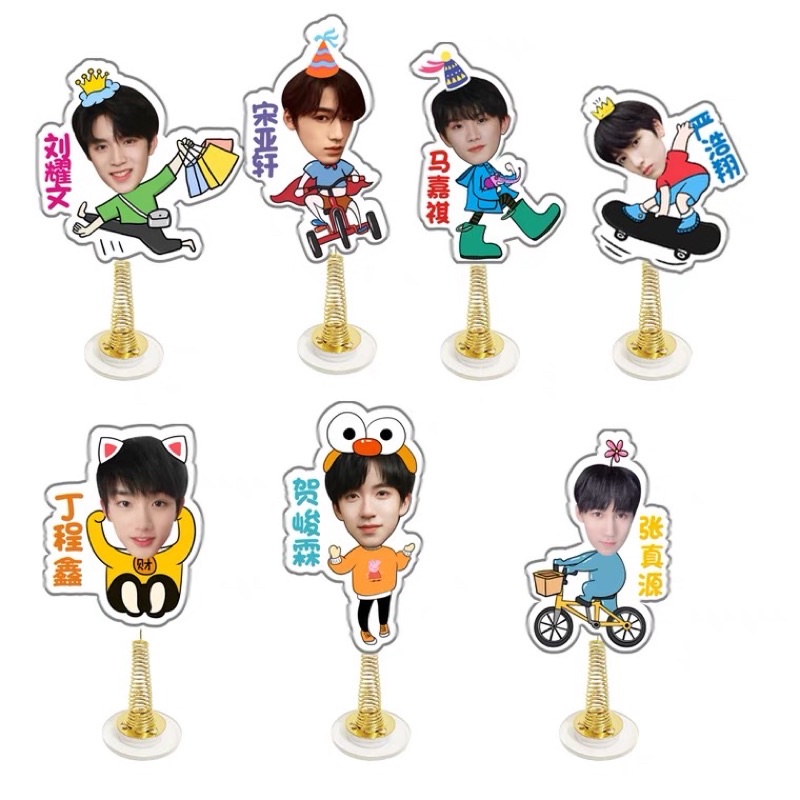 Standee tượng lò xo TNT