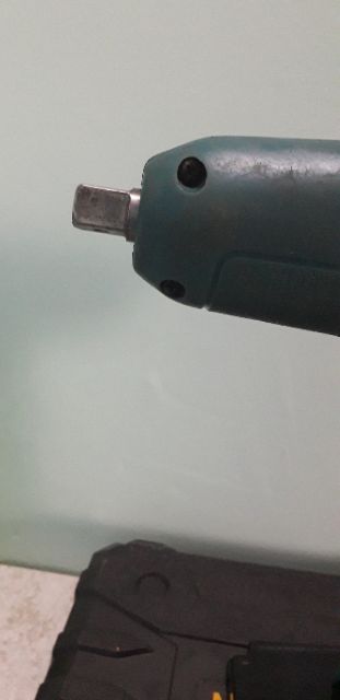 Máy bắn bulong Makita