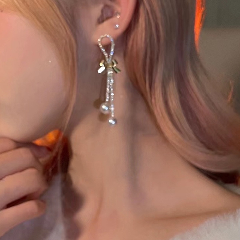 Bông Tai Dáng Dài Đính Nơ Và Ngọc Trai Phối Tua Rua Thời Trang Cao Cấp Thanh Lịch