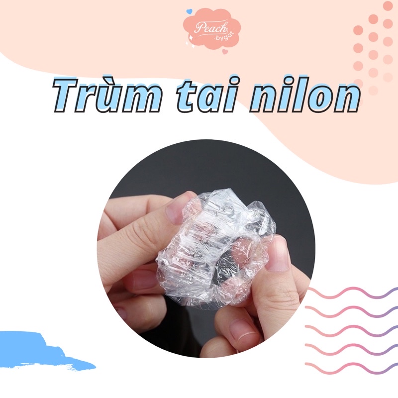 1 đôi trùm tai tránh nước và thuốc nhuộm dây vào tai của Peach.bygat