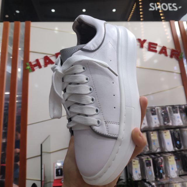 McQueen nữ phản quang