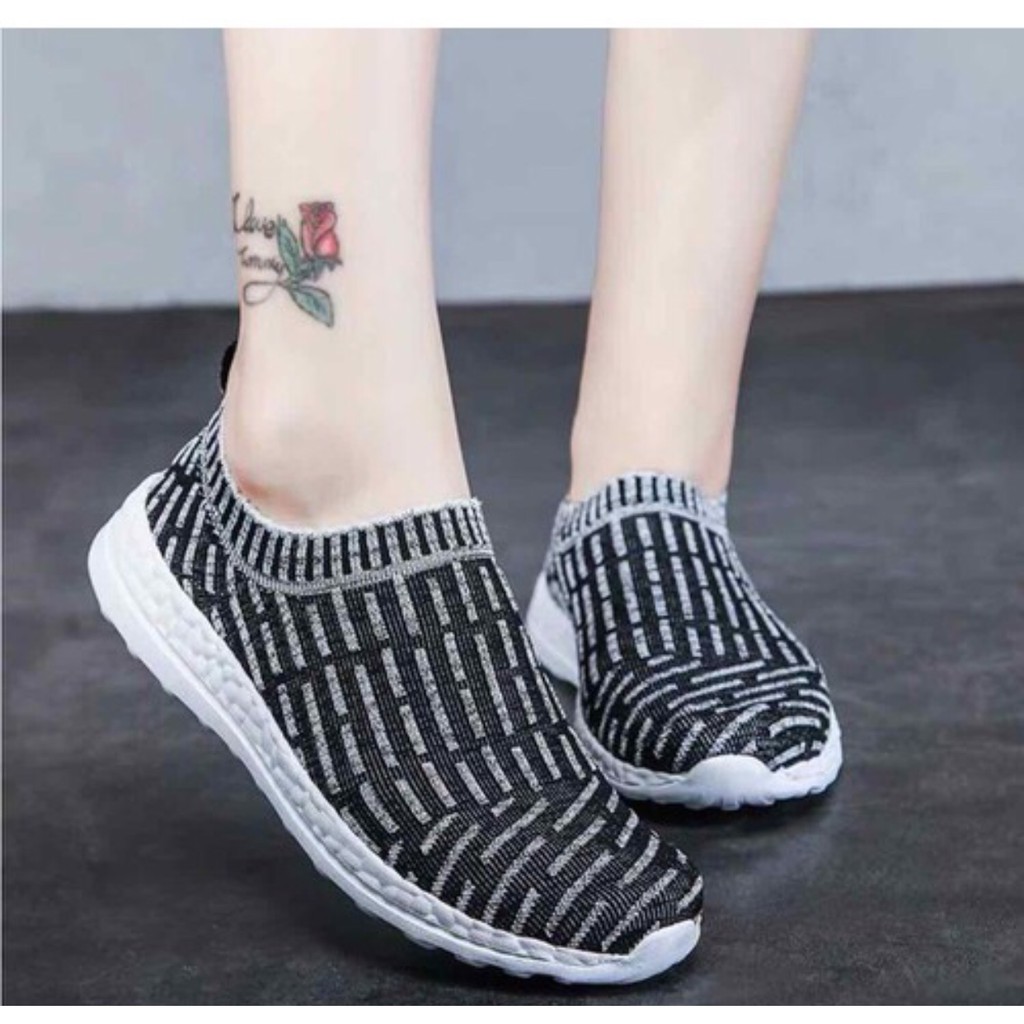 Giầy thể thao hit hot 2020.Hàng công ty.siêu nhẹ Bé Trai, Bé gái đi êm thoả mái chạy nhẩy ,không hôi chân