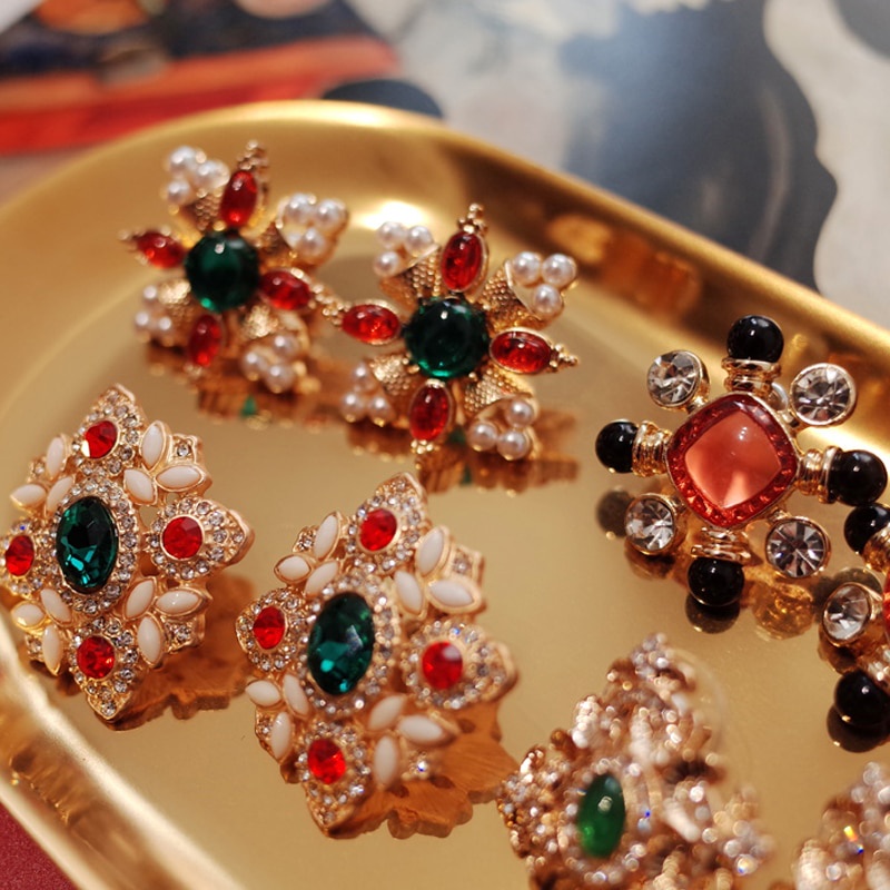 Đôi Khuyên Tai Đính Đá Phong Cách Cổ Điển Cho Nữ