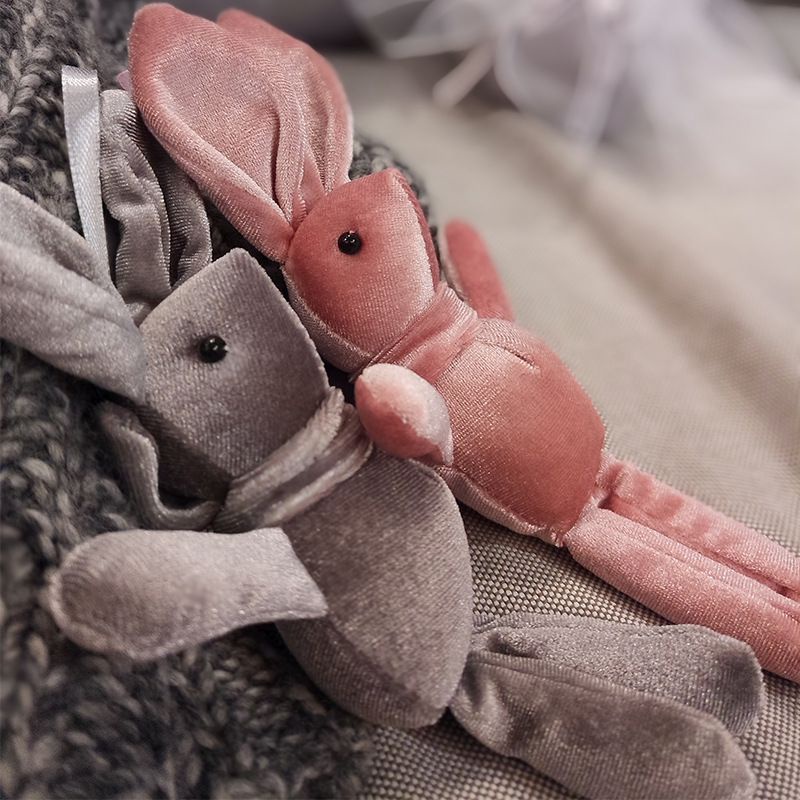 Móc khóa thú bông thỏ nhung sang chảnh