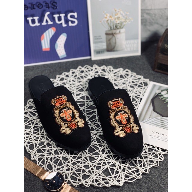 Sục Nam Ong thêu vương miện sục