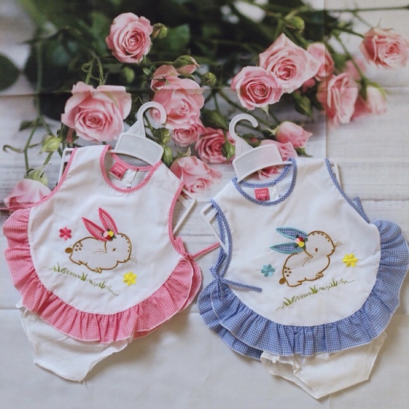 Đầm váy sơ sinh bé gái tặng kèm quần, vải kate, thêu vi tính con gióng hình thỏ, dành cho bé từ 0-24 tháng tuổi.