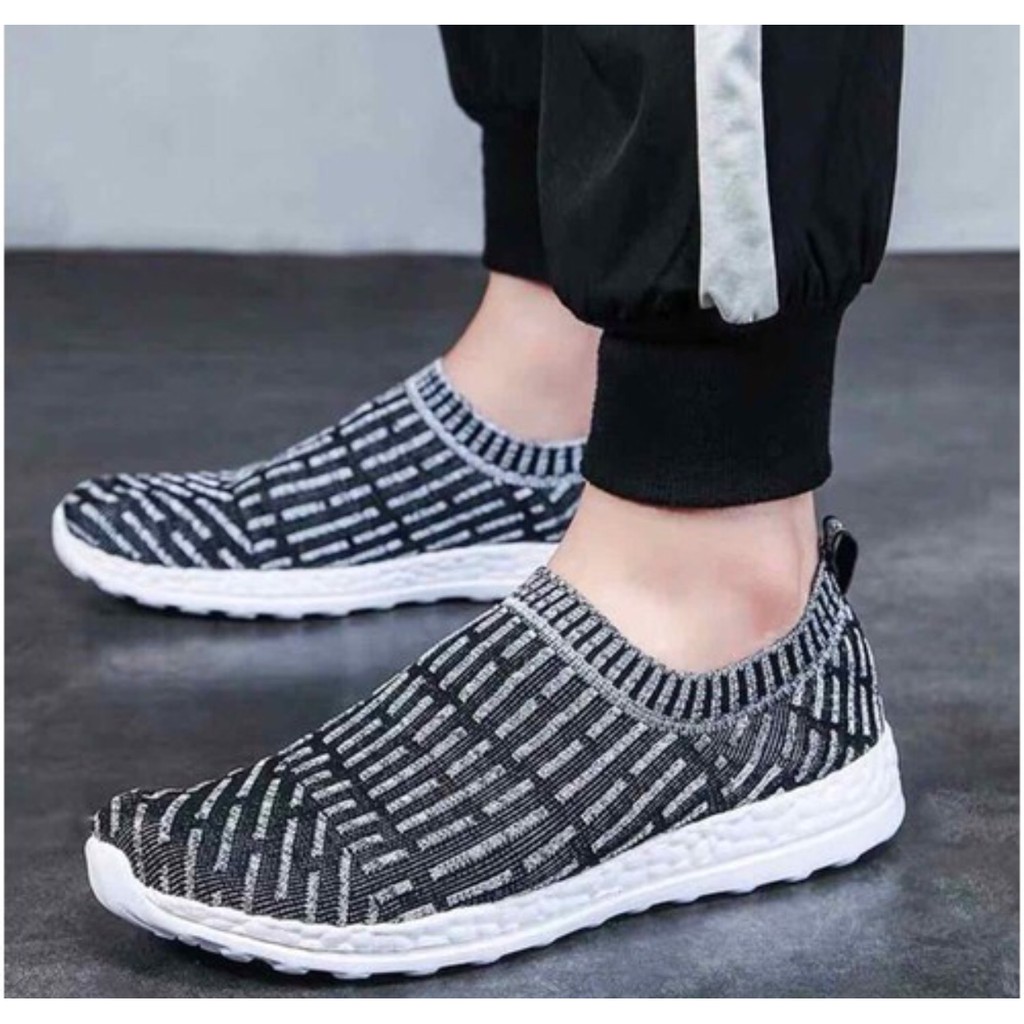 Giầy thể thao hit hot 2020.Hàng công ty.siêu nhẹ Bé Trai, Bé gái đi êm thoả mái chạy nhẩy ,không hôi chân