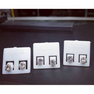Set khuyên tai 3 đôi đá trắng 4ly