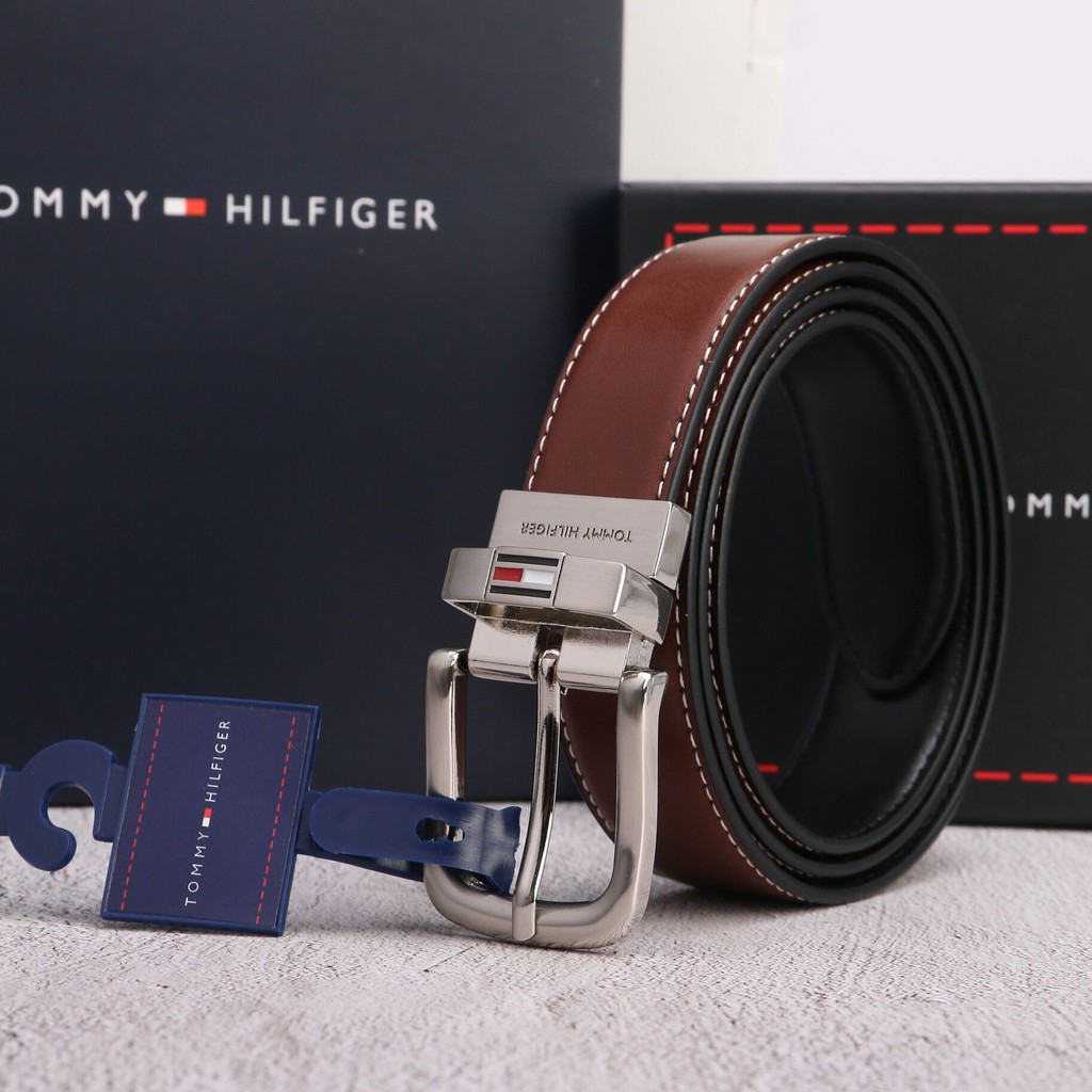 Ví Tommy Hilfiger màu be kèm thắt lưng làm quà tặng