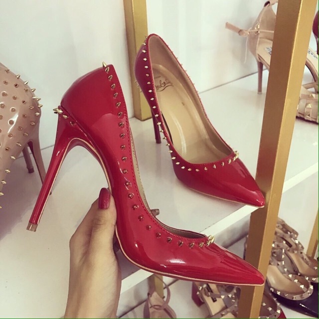 (ẢNH THẬT) - Giày cao gót Louboutin đinh viền vàng | BigBuy360 - bigbuy360.vn