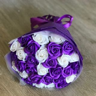 Hoa hồng sáp tím trắng 30 bông