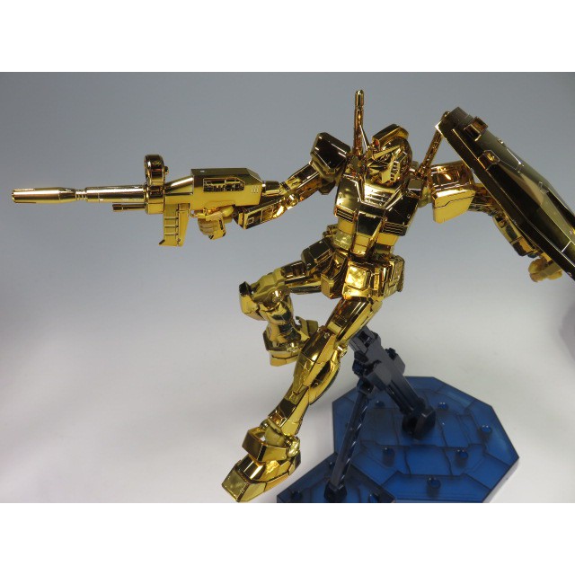 Mô Hình Lắp Ráp The Gundam Base Limited MG RX-78-2 ver 3.0 Gold Coating