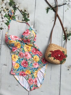Bikini 1 mảnh cúp ngực