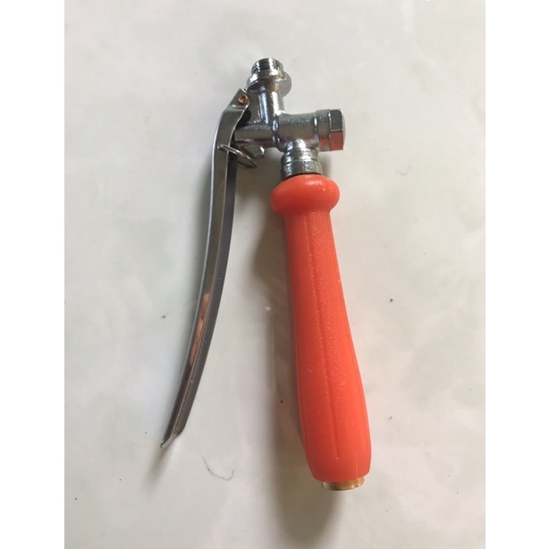 tay bóp bình xịt inox