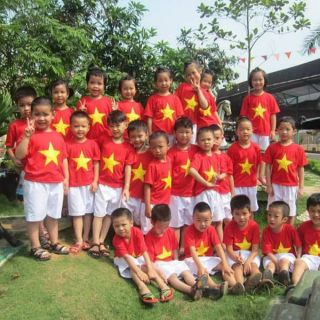 Áo cờ đỏ sao vàng trẻ em