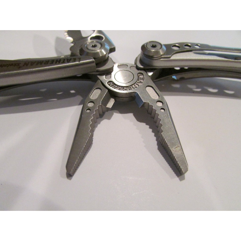 Dao đa năng Leatherman Skeletool