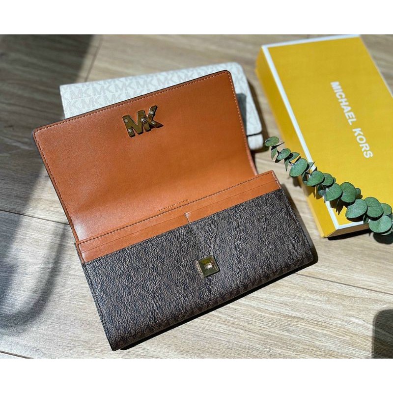 Michael Kors Signature Wallet Bag