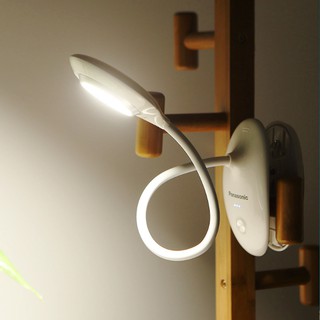 Đèn học LEd kẹp bàn chống cận thị Panasonic HH-LT0232  (cao cấp)