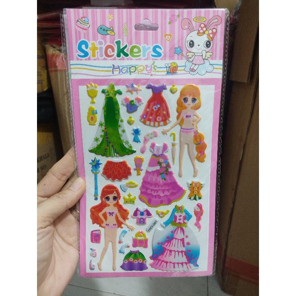 Hình dán nổi thay đồ búp bê