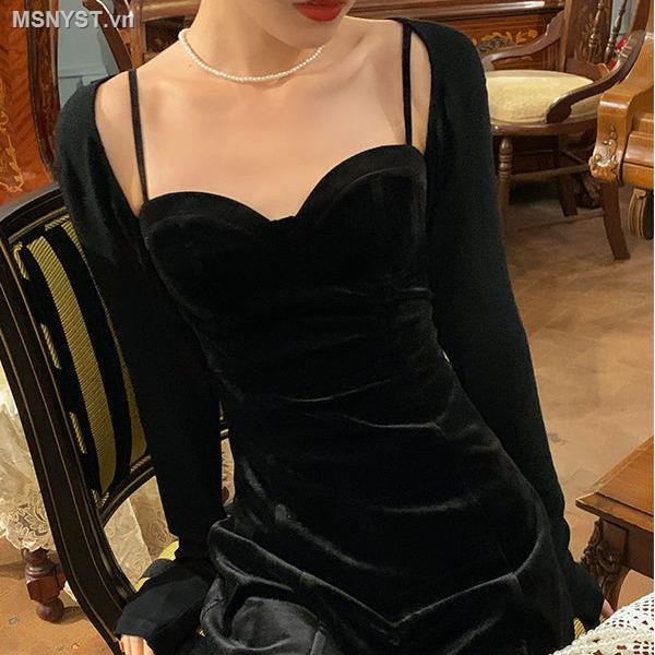 Đầm nhung hai dây ôm eo phong cách retro Pháp hàng mới năm 2021