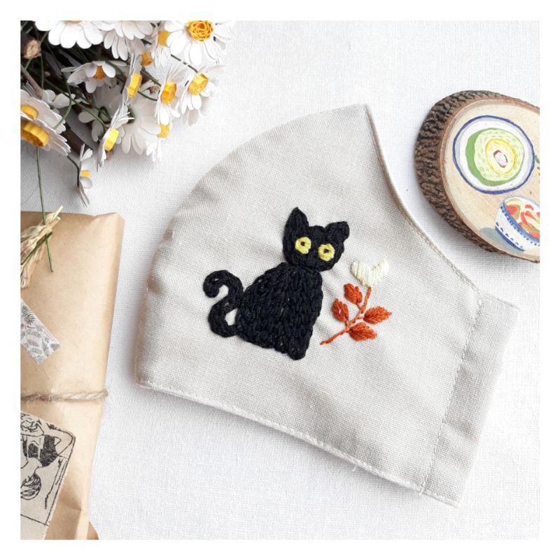 Khẩu trang vải 3 lớp linen, thêu tay Nhím hoa 🌼 | BigBuy360 - bigbuy360.vn