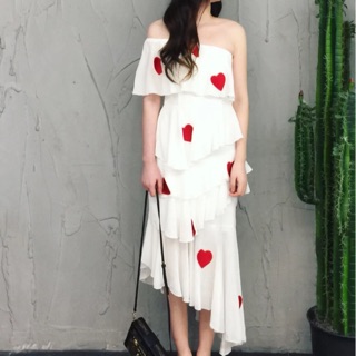 Đầm lệch vai tầng xoè trái tim