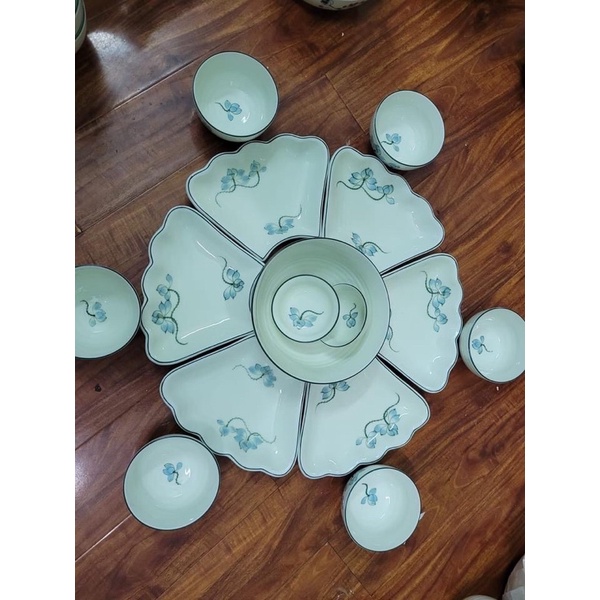 Bộ bát đĩa hoa mặt trời vẽ sen xanh ĐK47cm. Sứ Bát Tràng. Hàng y hình