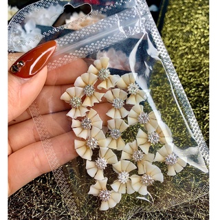 Nơ bột gắn móng trang trí móng