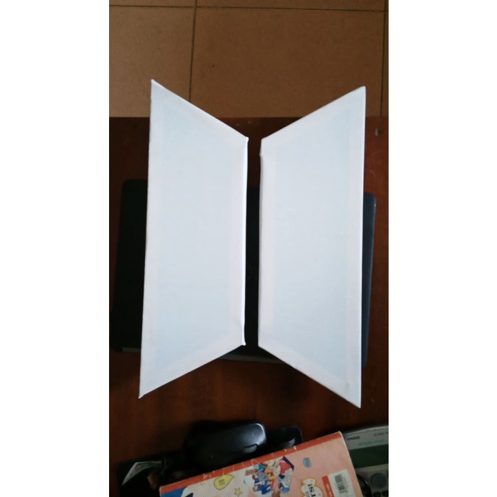 Khung thiết kế theo logo của BTS