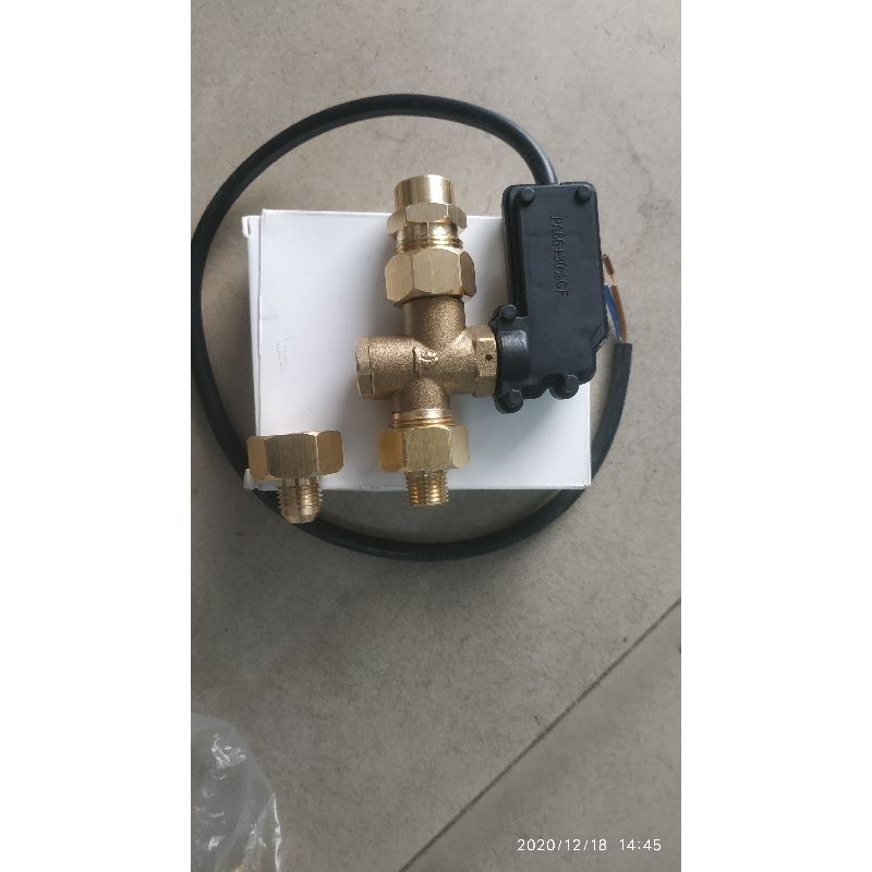 Bộ cùm rơle ngắt điện lắp cho đầu xịt rửa xe từ 1hp _7hp .