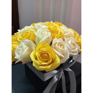 LẴNG HOA VUÔNG 35 BÔNG ĐỂ BÀN MÀU HOA TÙY CHỌN
