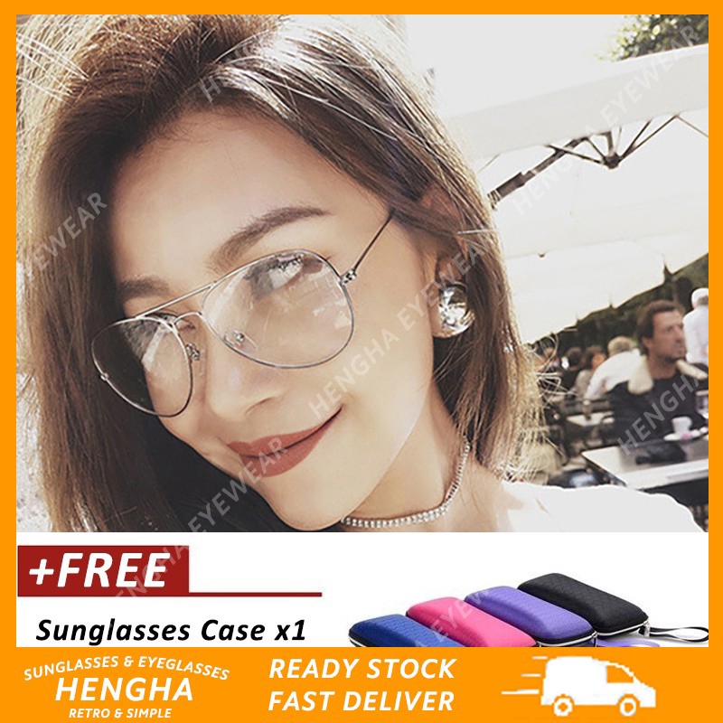 Kính đọc sách có gọng kim loại