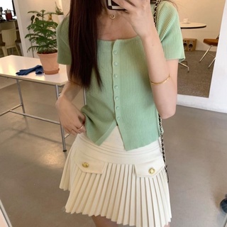 Áo montoghi cổ vuông