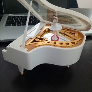 Quà lưu niệm Hộp nhạc Piano vũ công