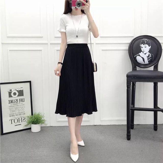 Chân váy dài xoè xếp li