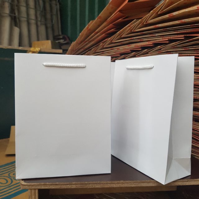 Túi giấy trắng combo 100c kt: 18 x 25 x 8cm