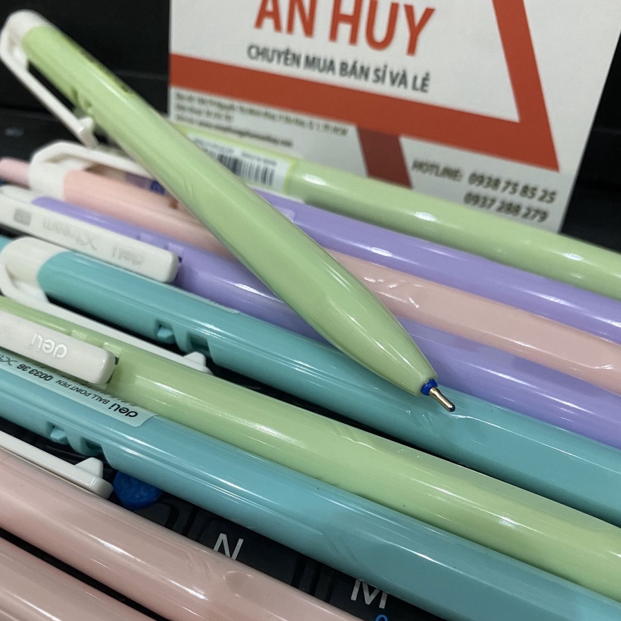 Bút bi Deli ngòi 0.7 MỰC XANH vỏ nhiều màu sắc