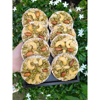 Bánh nổ gạo lứt mix hạt dinh dưỡng