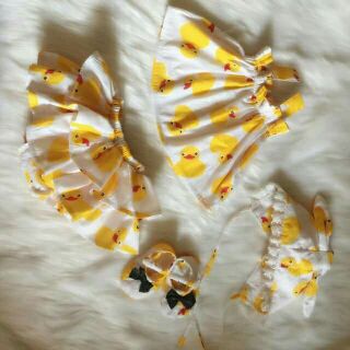 Set gà con 4 chi tiết bé gái