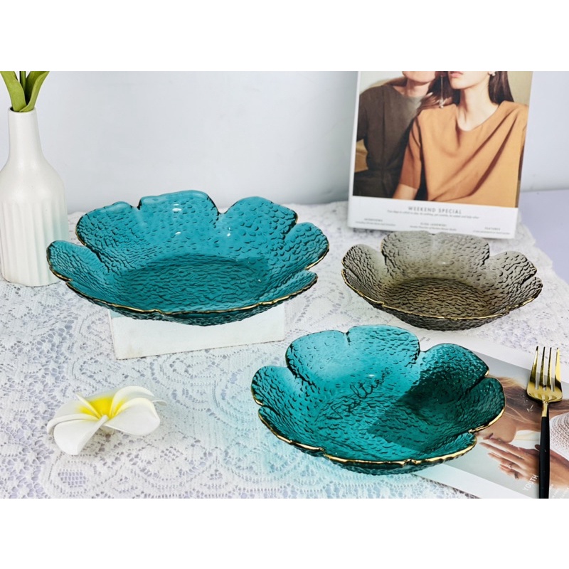 Đĩa thủy tinh pha lê hình hoa anh đào viền vàng sang trọng chọn nhiều màu nhiều size