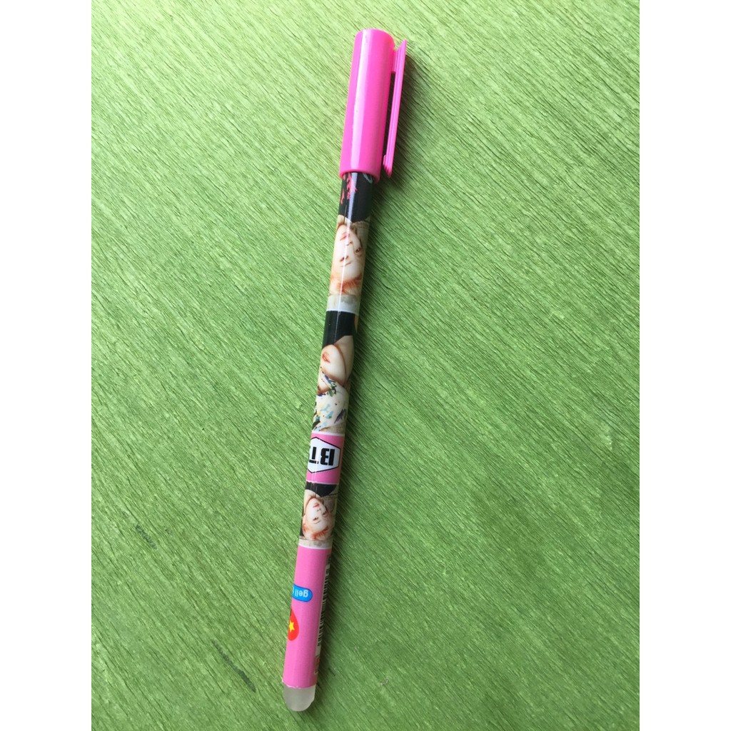 Viết gel BTS xóa tẩy được có 2 màu mực tím và xanh