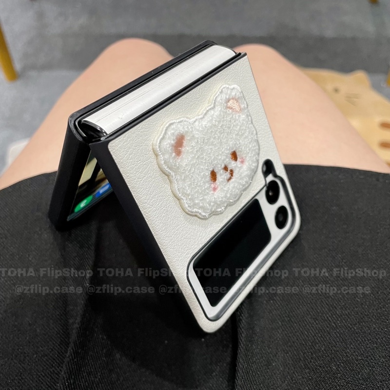 [HÀNGSẴN] Ốp lưng  Z Flip 3 / Z Flip 4 Trắng gấu vải kèm decal trắng cute / Z Flip3 / ZFlip3 / Z Flip4/ ZFlip4