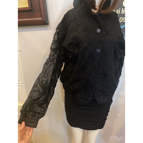 áo khoát dạ lộn màu đen phối da Hàng si