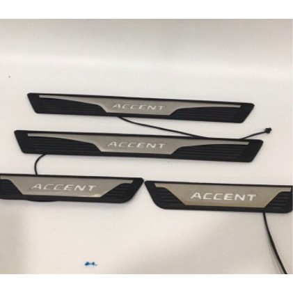 Nẹp bước chân có đèn xe Huyndai Accent 2021