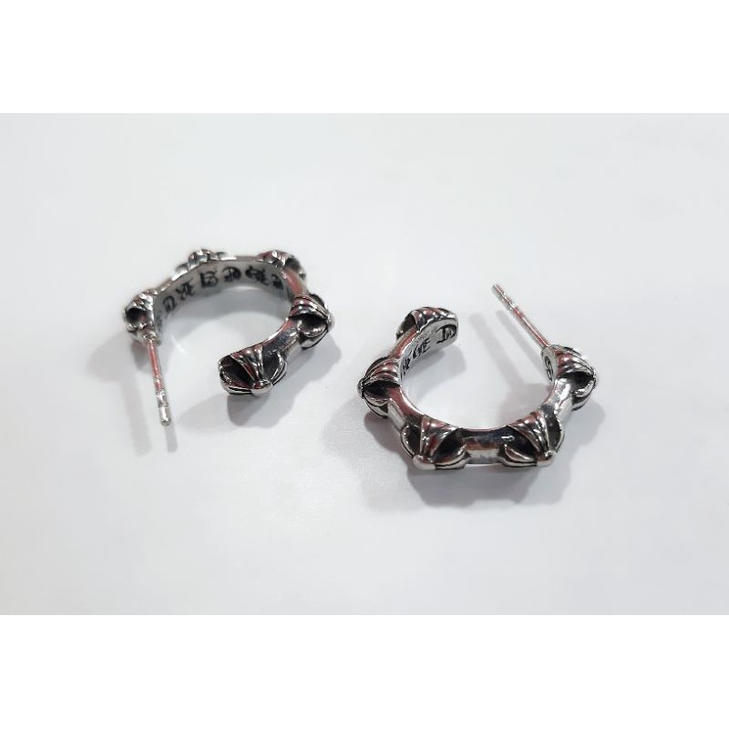 KHUYÊN HÌNH CHROME HEART/ KHUYÊN THÉP Y TẾ